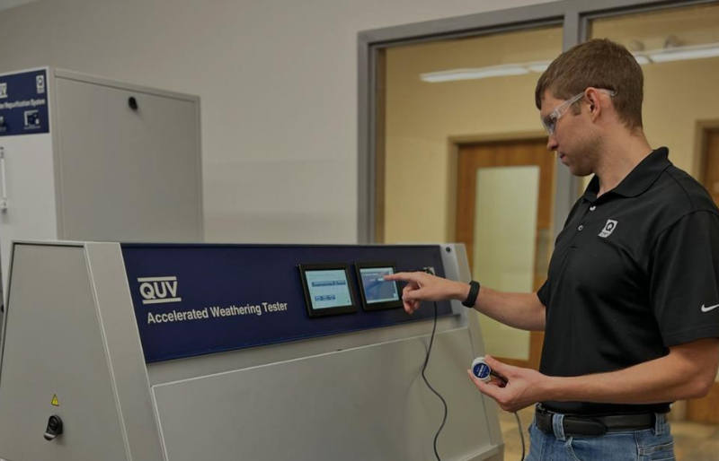 QUV紫外熒光老化測試儀可對塑料制品進(jìn)行老化測試