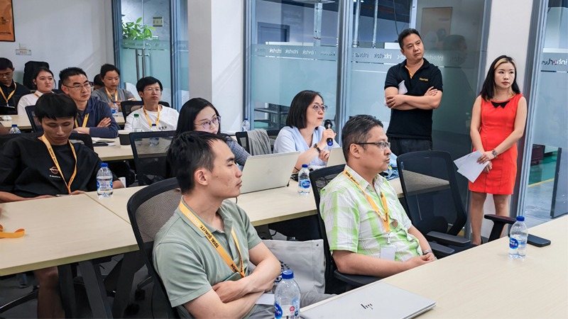 汽車材料耐候老化與光照測試技術(shù)培訓現(xiàn)場照片2