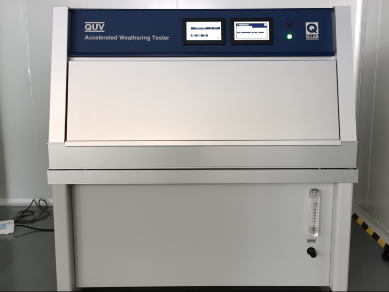 在QUV紫外熒光冷凝試驗箱中運行ASTM 4799測試瀝青防水材料老化